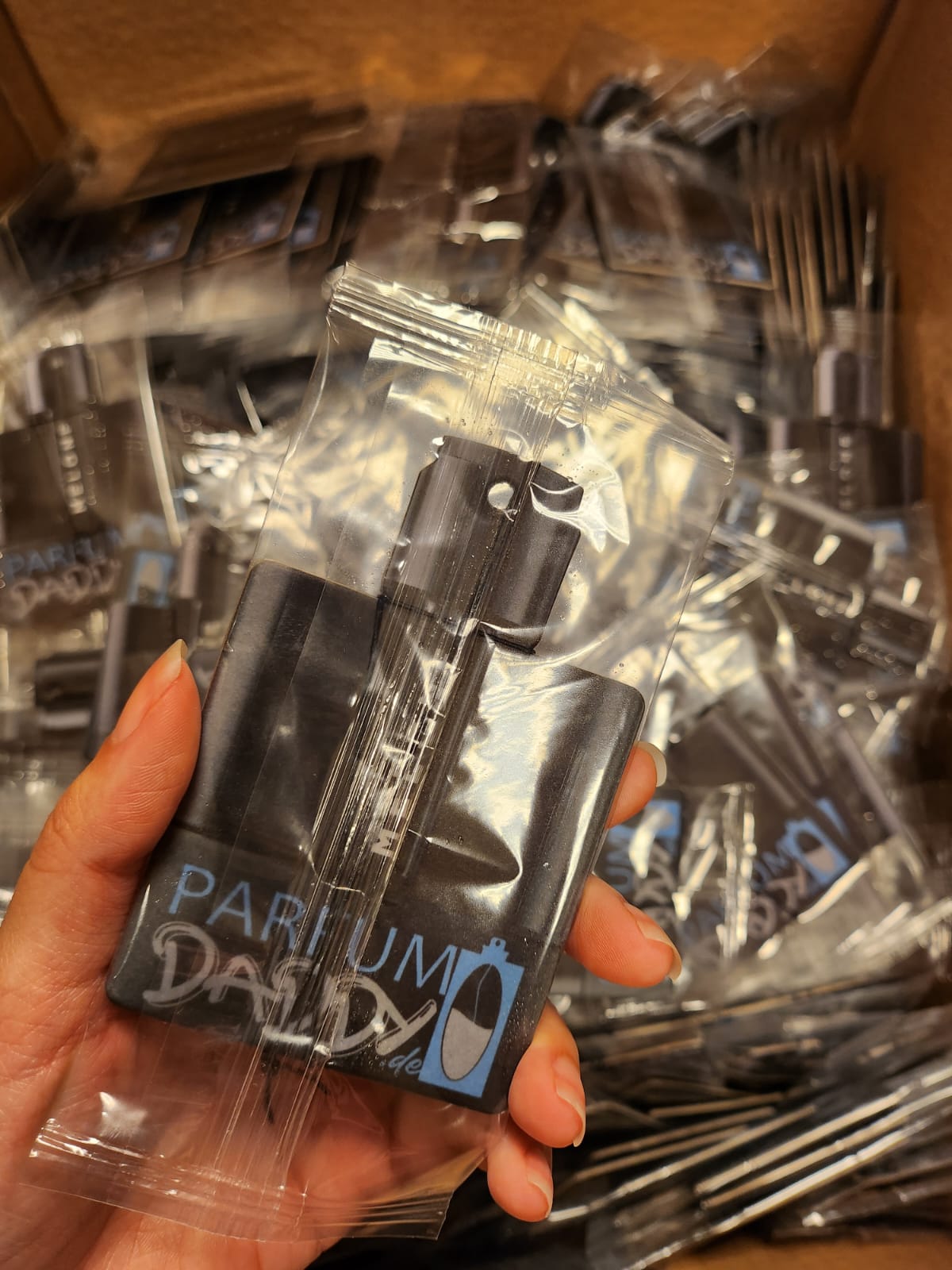 High-quality branded air fresheners with free worldwide shipping, ideal for trade shows and events